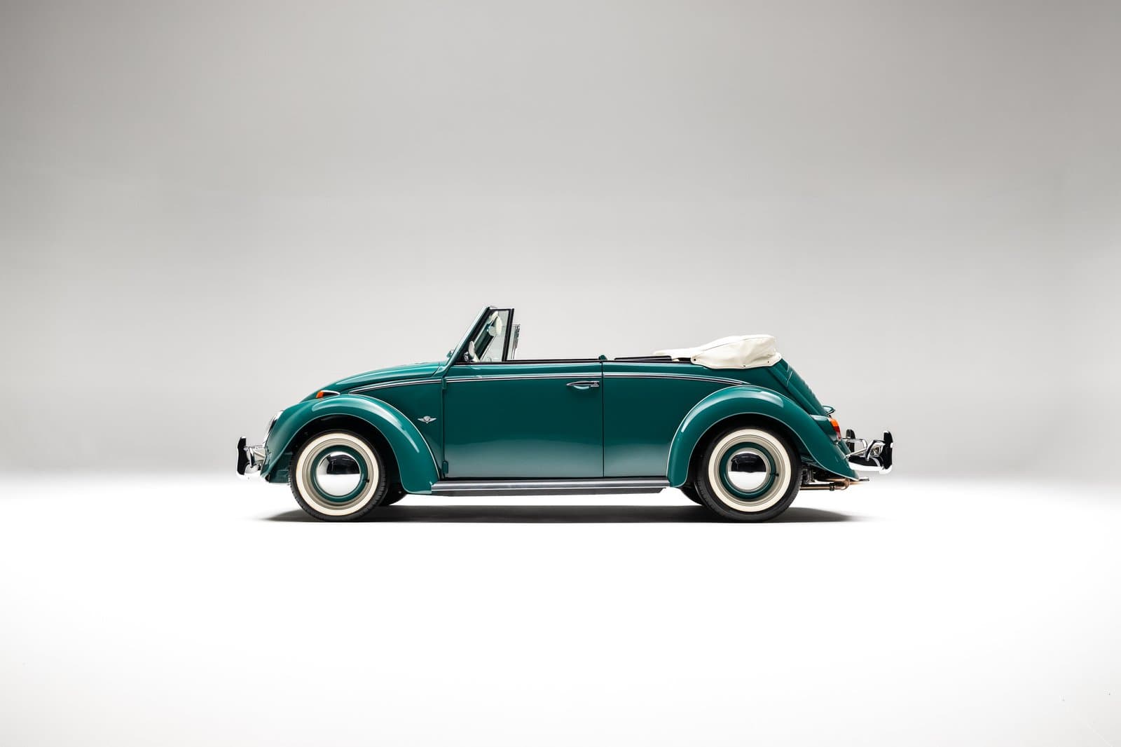 A Brazilian-Refurbished 1964 Volkswagen Beetle Convertible Comes to Bring a Trailer